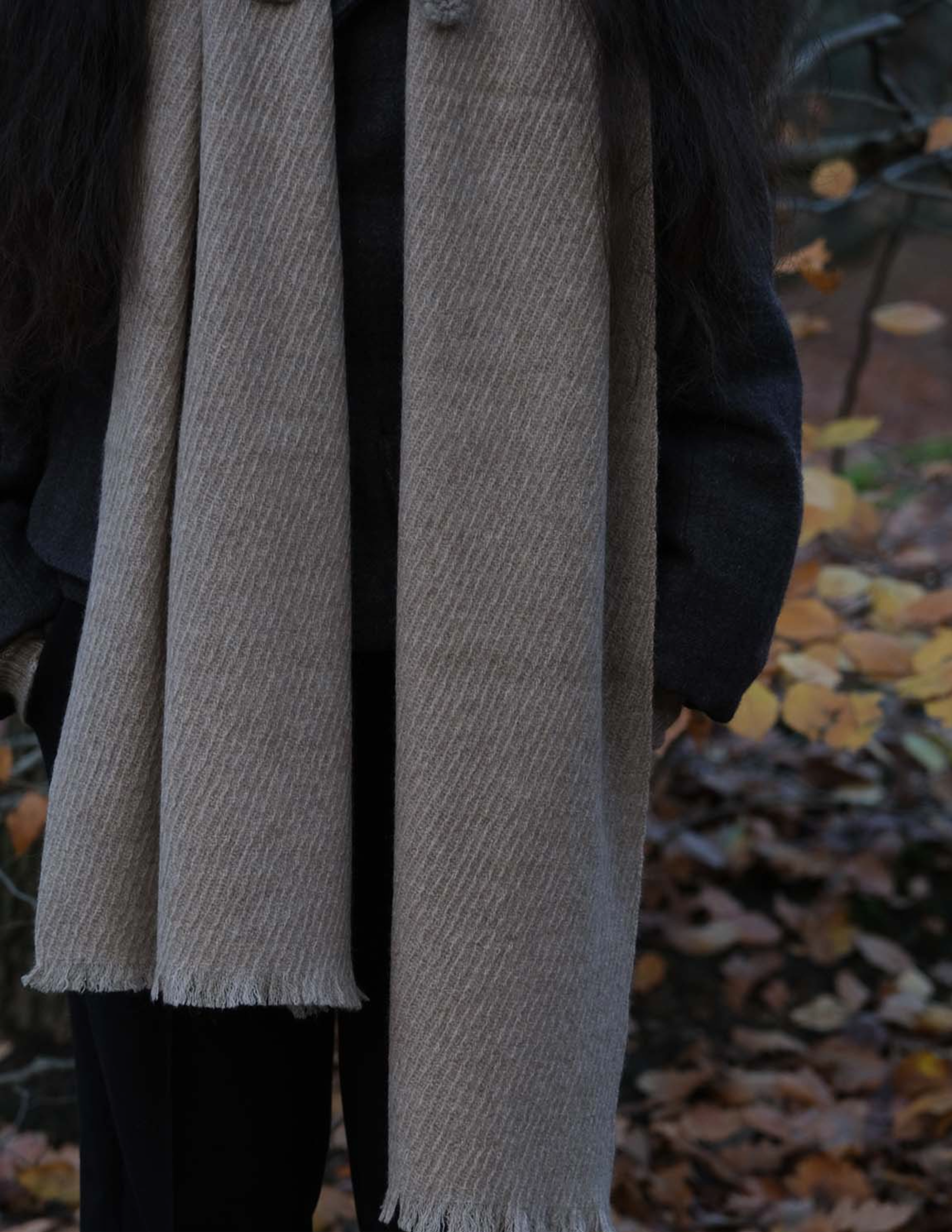 Traveller Plain Cashmere Scarf - Latte