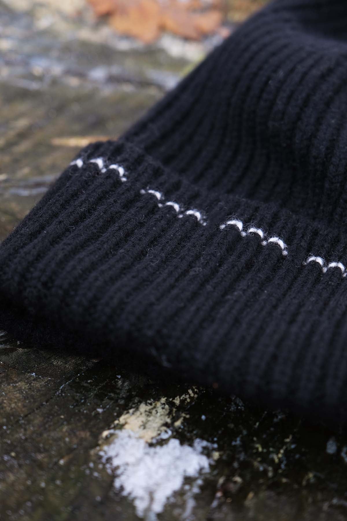 Ring Ribbed Cashmere Beanie - Black