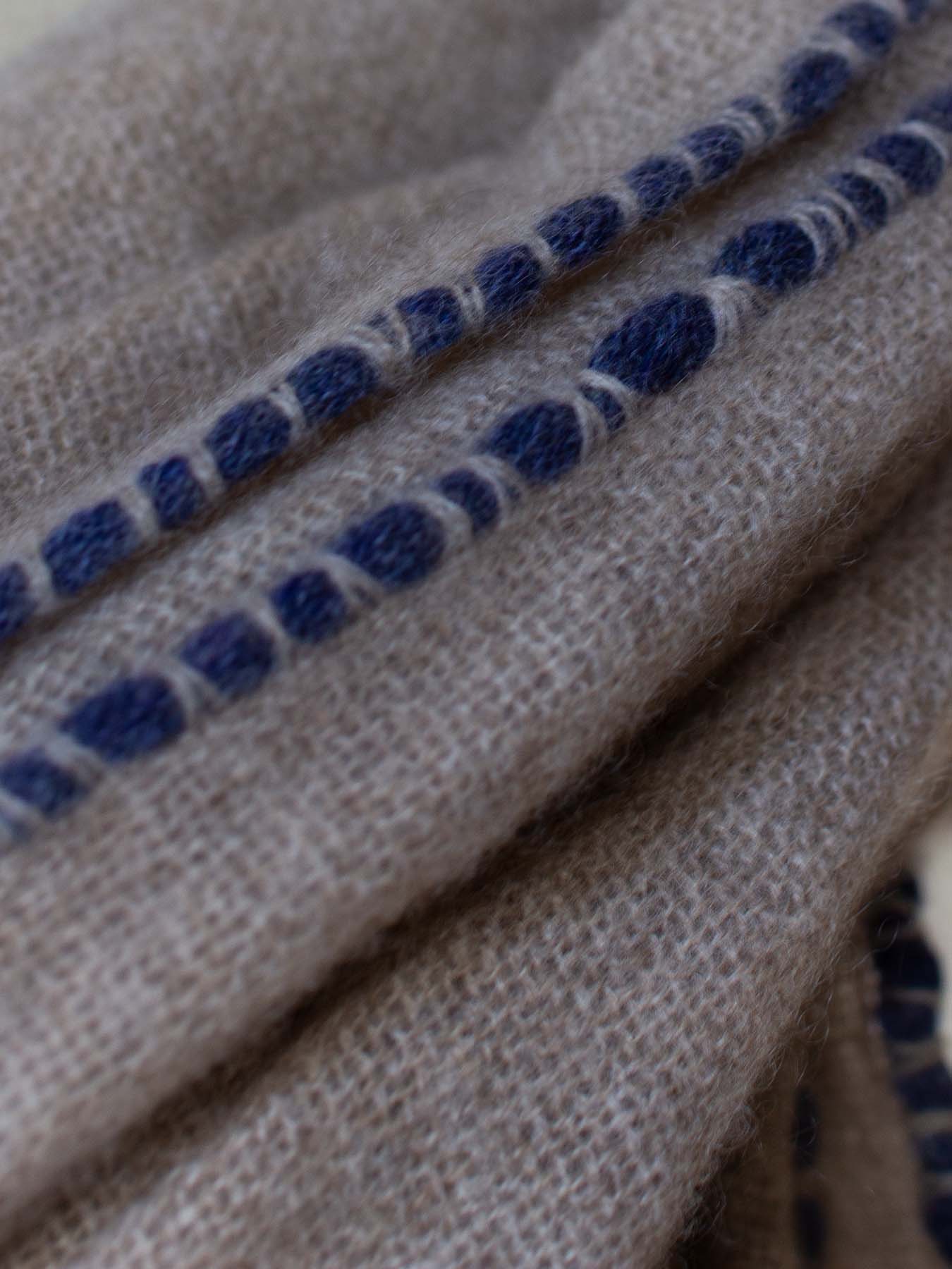 Weaver Cashmere Scarf - Beige