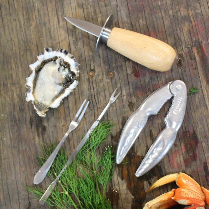 Orban & Sons Seafood Set with Cracker in Wooden Box with Acrylic Lid