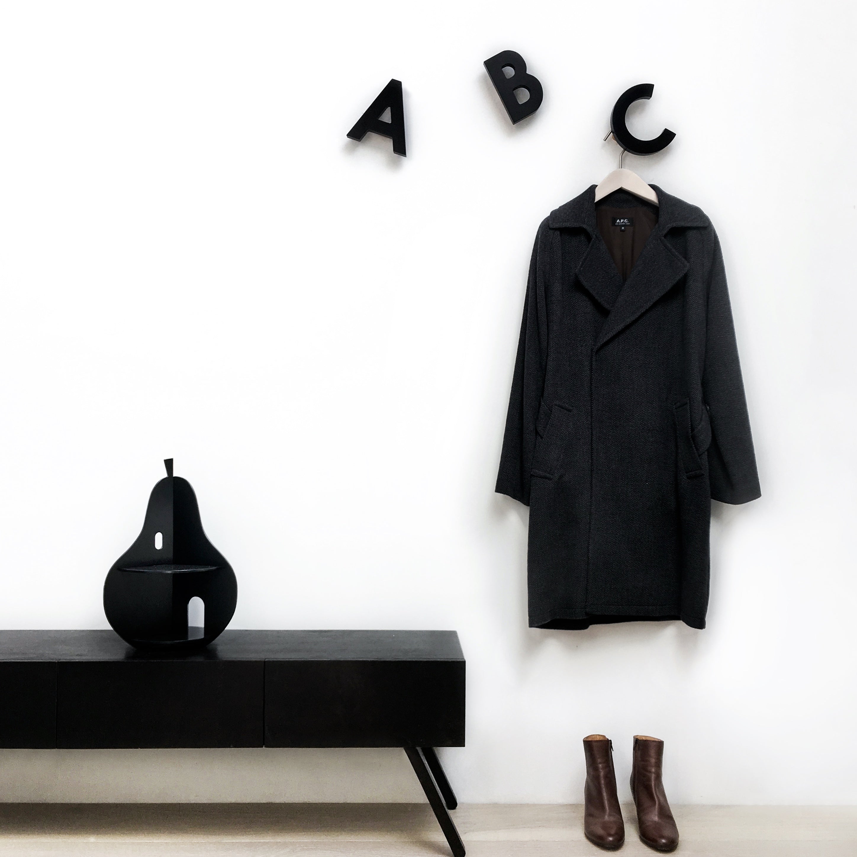Alphabet Soup Wall Hooks ABC - Black