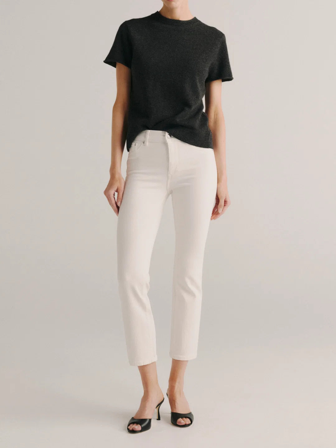 Mara Straight Mid Rise Instasculpt 27 Jeans - White