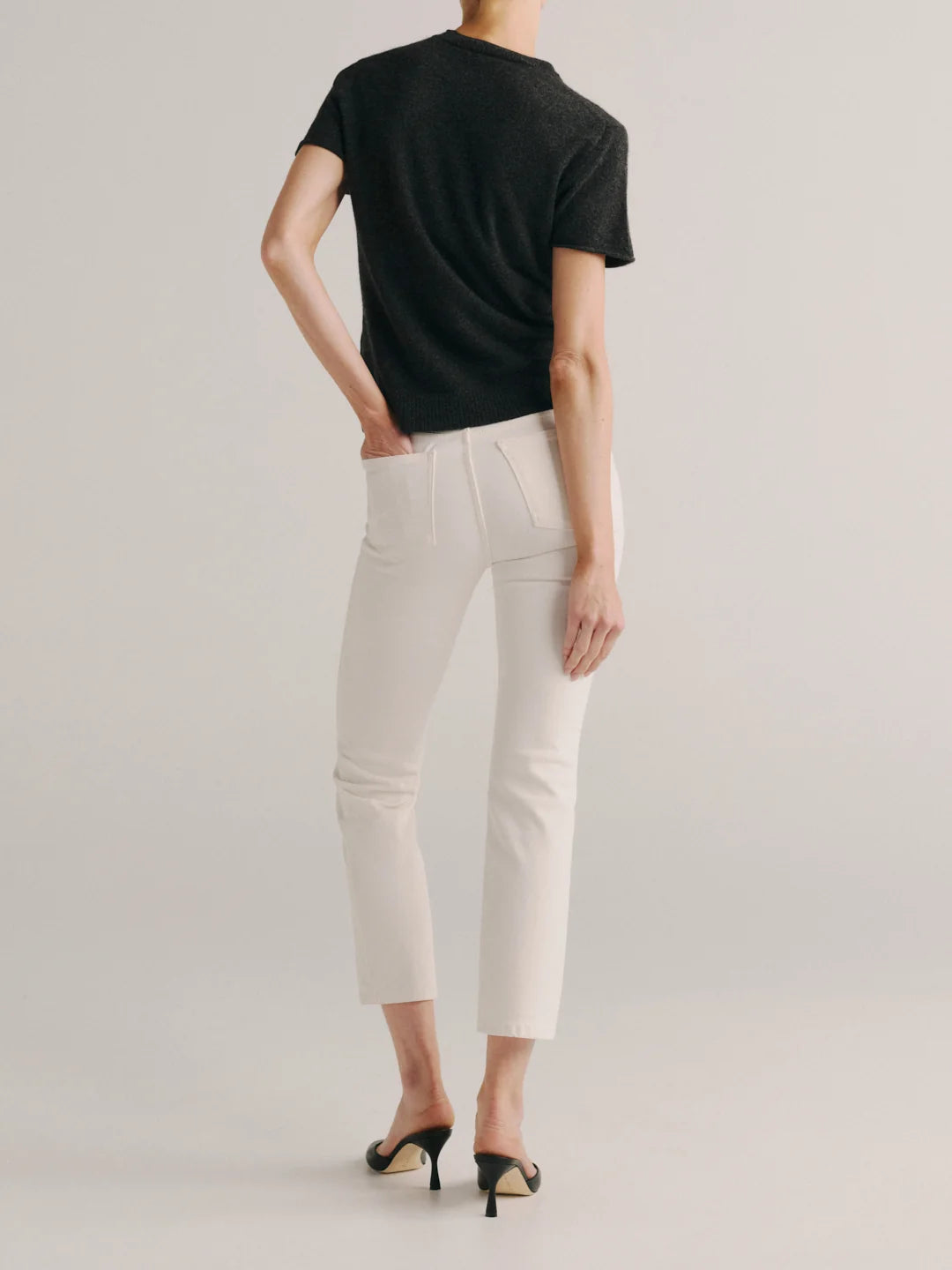 Mara Straight Mid Rise Instasculpt 27 Jeans - White