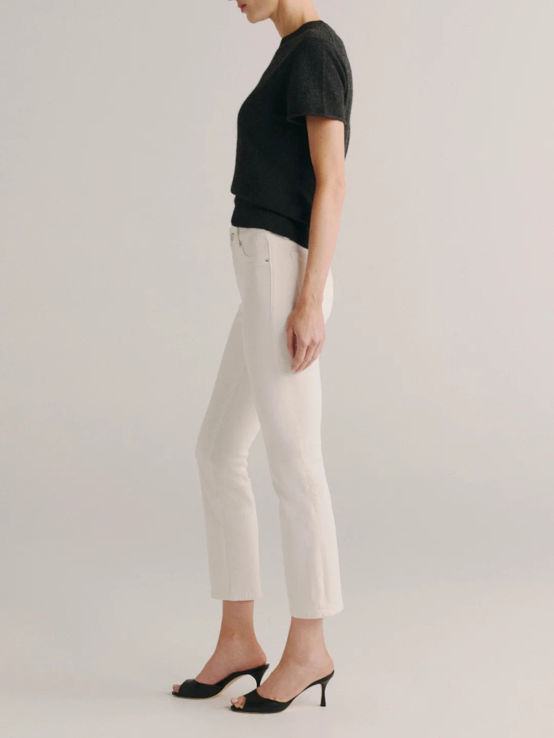 Mara Straight Mid Rise Instasculpt 27 Jeans - White