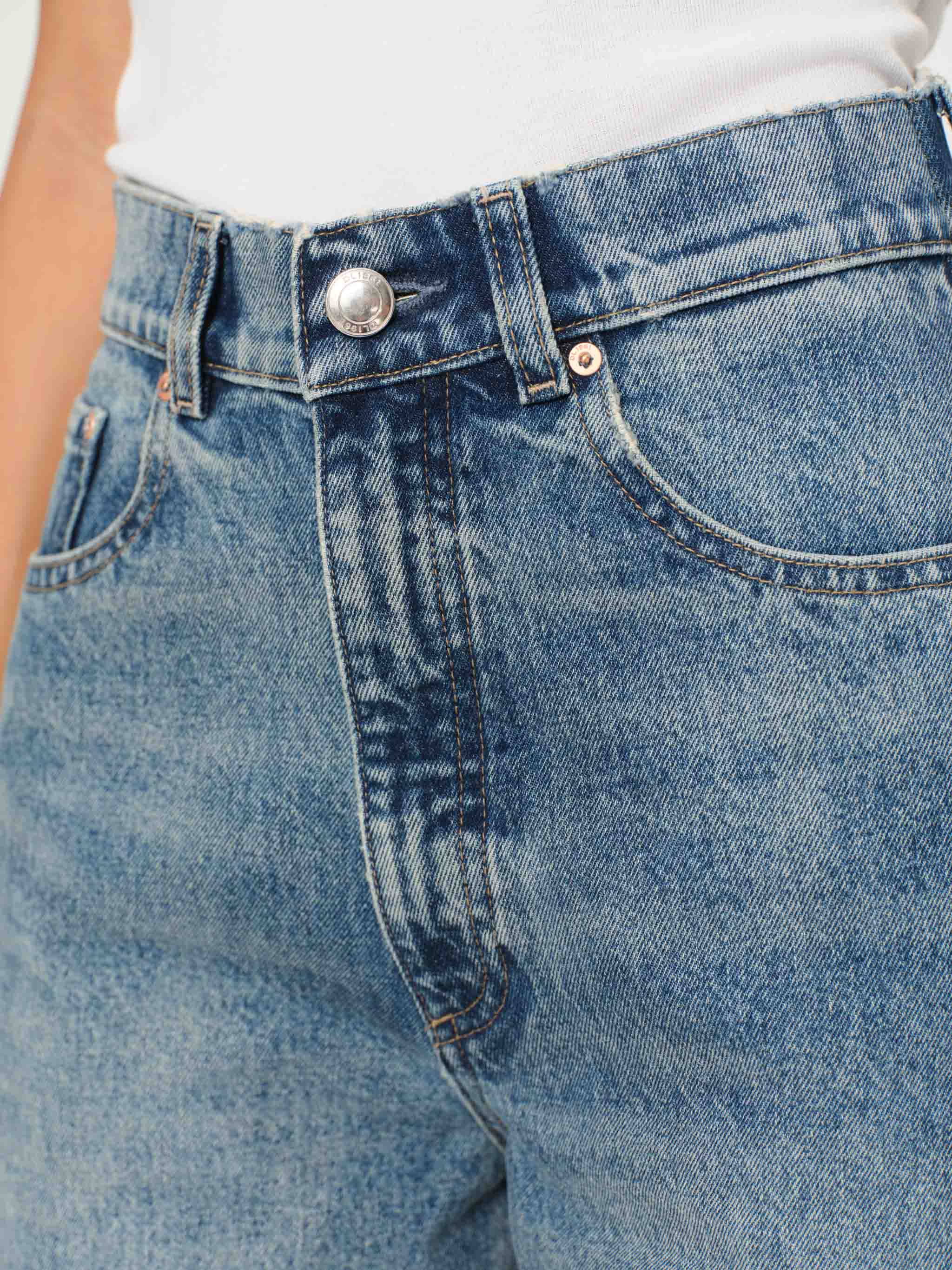 Taylor Relaxed Petite Barrel Ultra High Rise 27" Jeans - Endless Sea