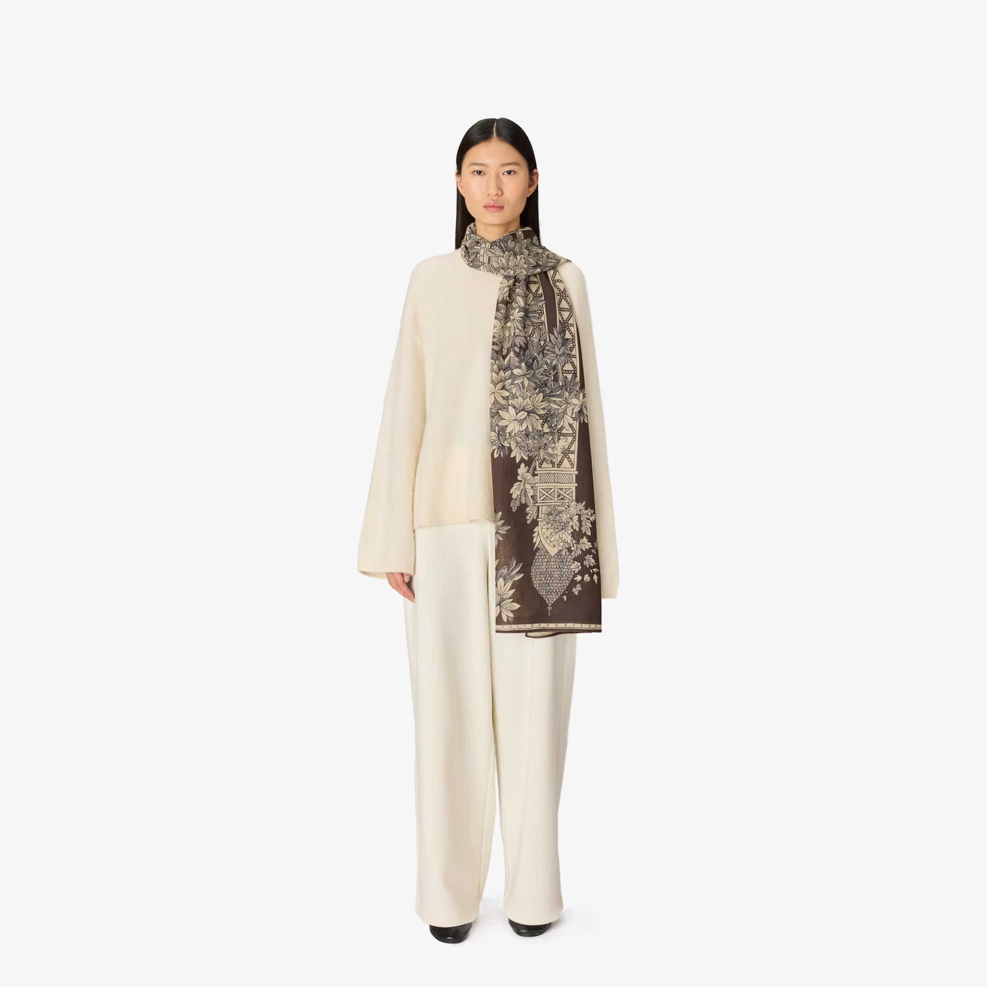 Scarf 80 - 1889 - Brown