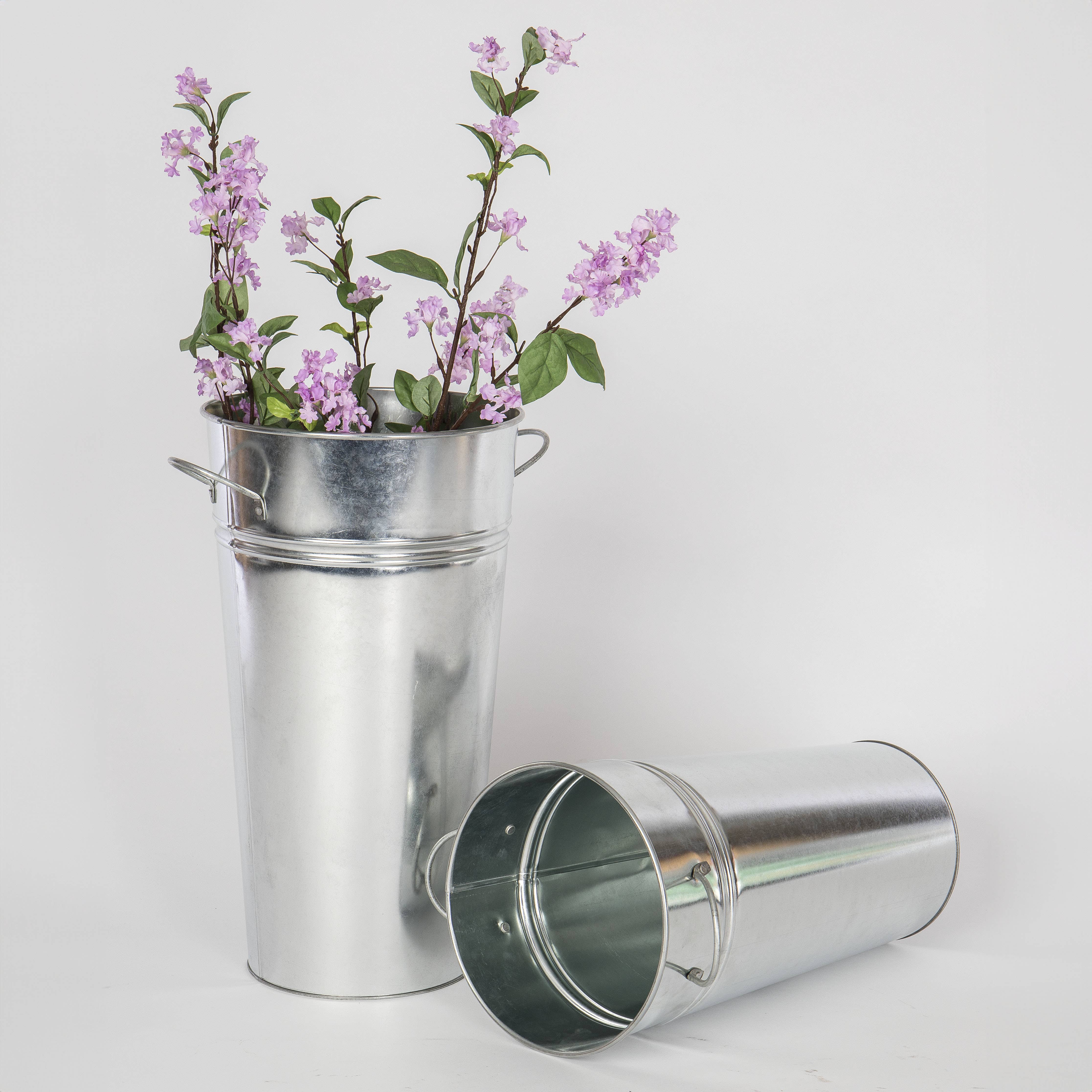 Willow Group - Round Tin Vase w/PVC Liner