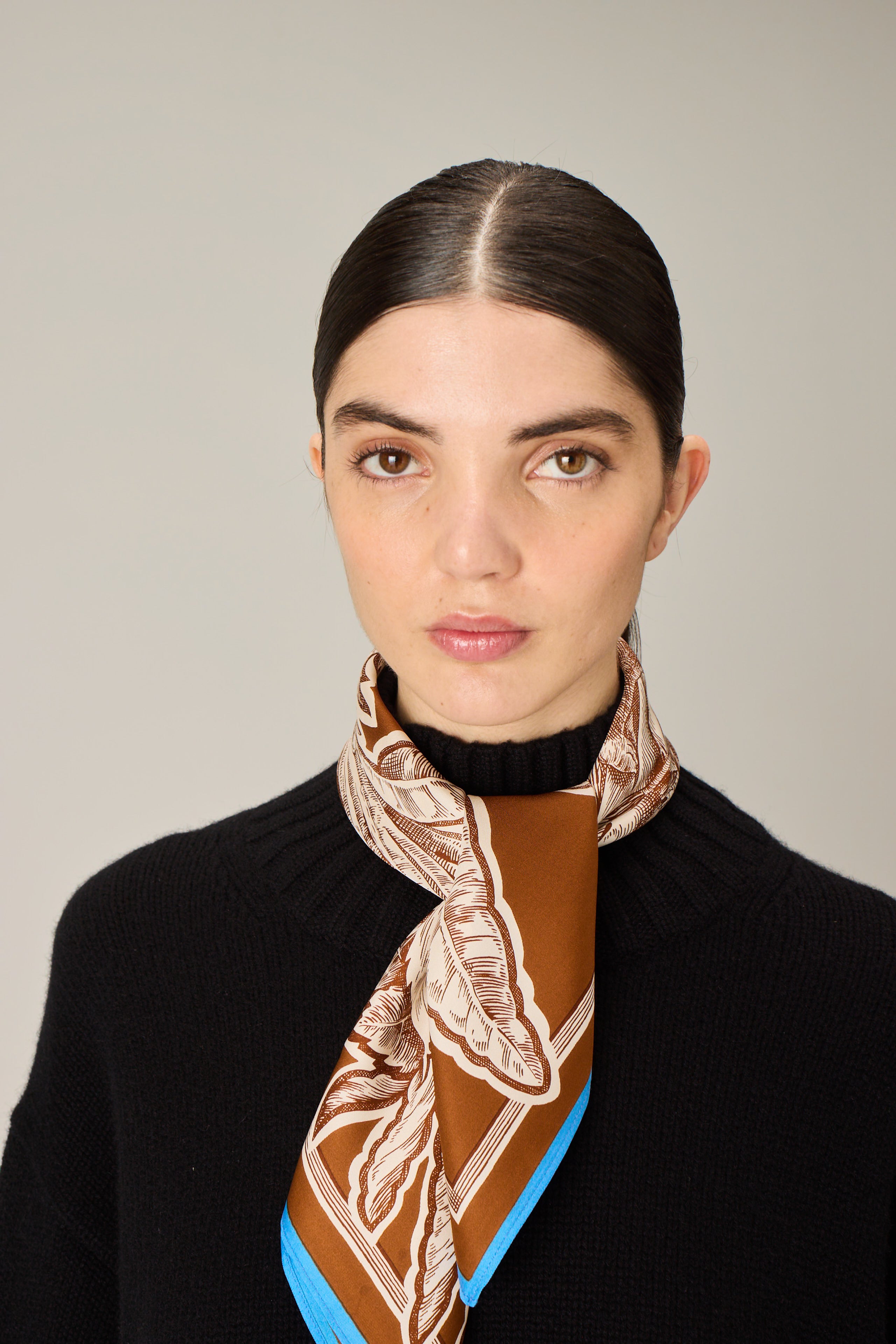 SQUARE / CARRE 65 BANGALOR CARAMEL/CARAMEL