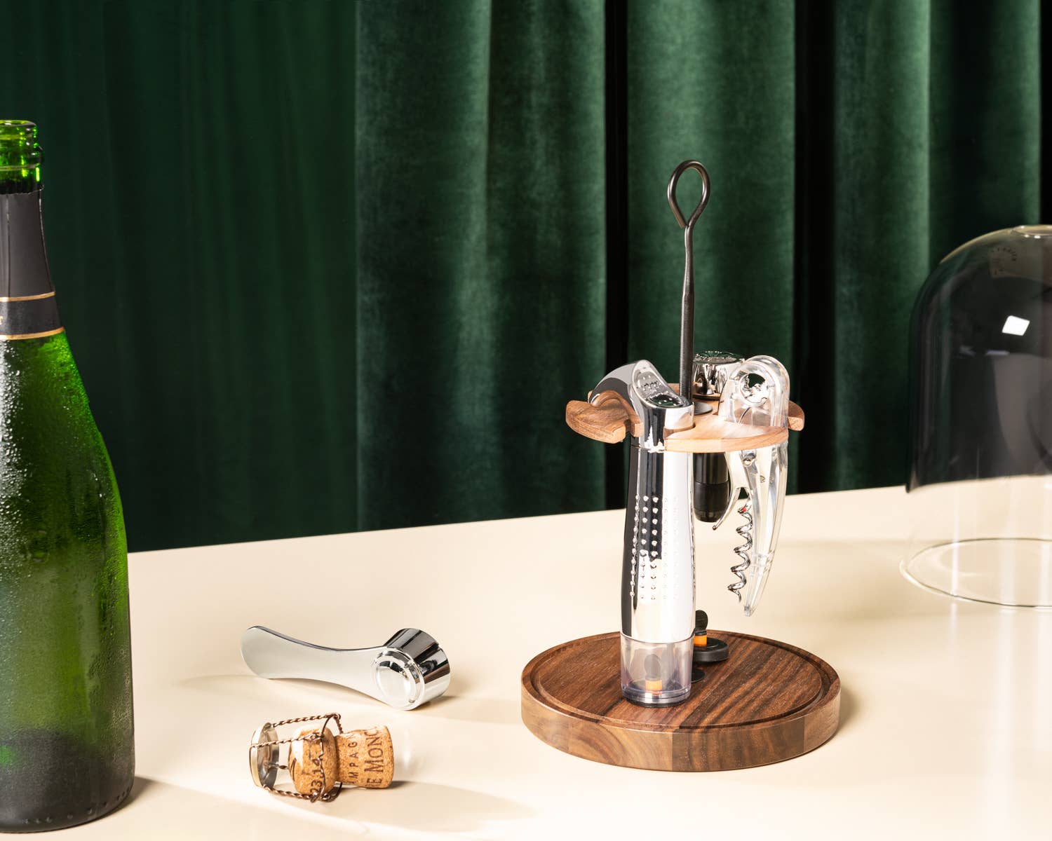 L'Atelier du Vin - USA - Wine Tools in a Wooden and Glass Set - THE GLOBE