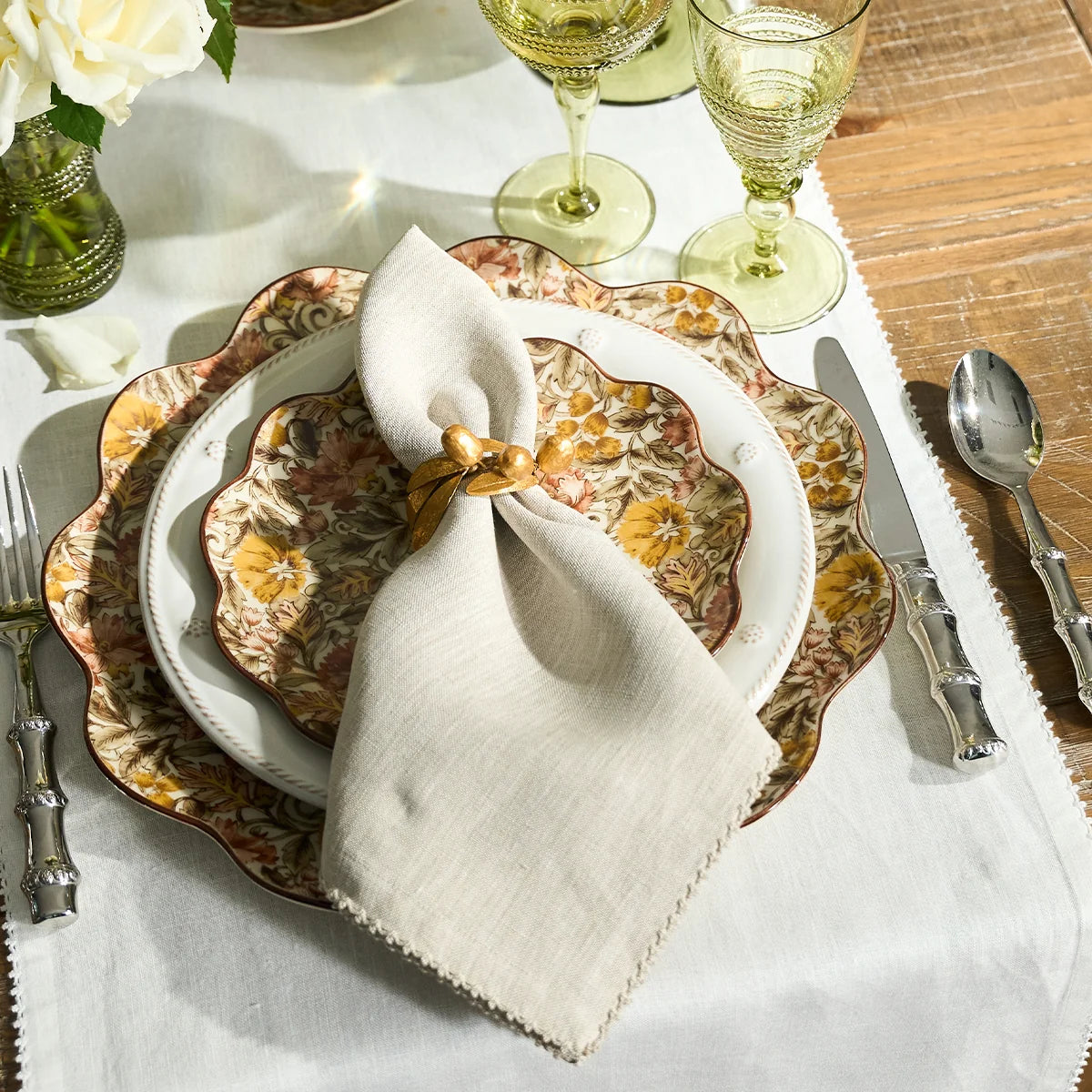 Berry Scallop Napkin Set of 4 - Natural