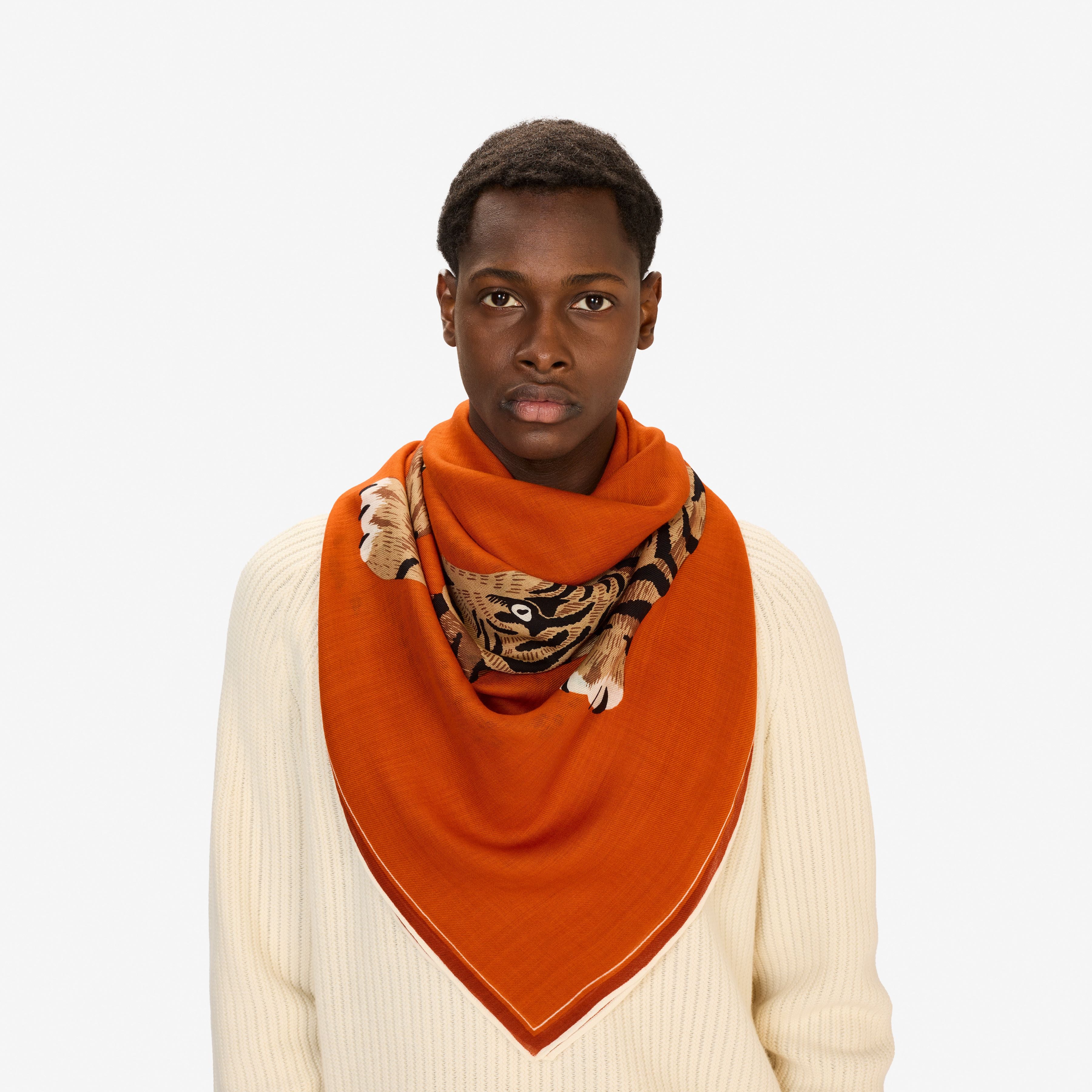 SQUARE / CARRE 130 JORGEN ORANGE/ORANGE