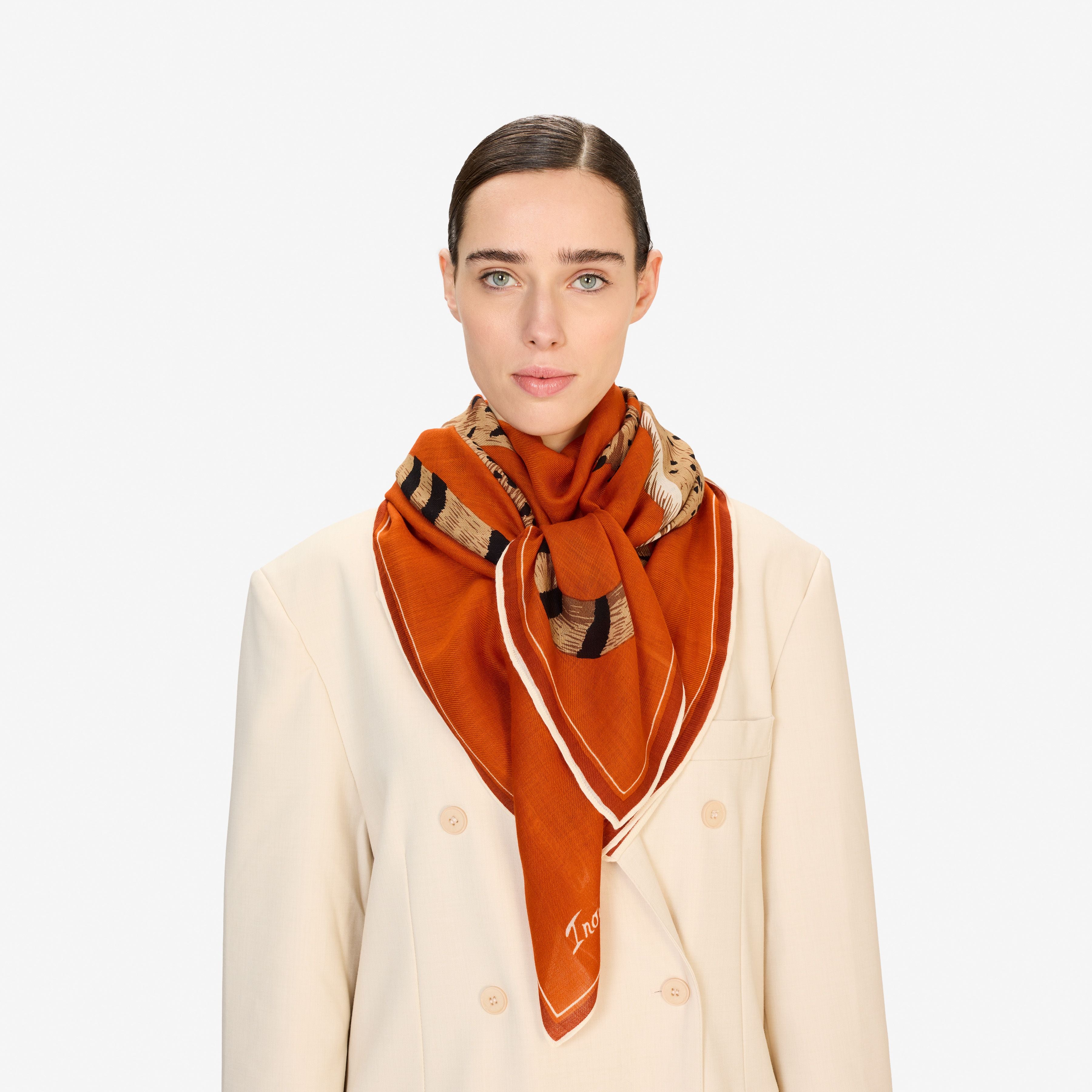 SQUARE / CARRE 130 JORGEN ORANGE/ORANGE