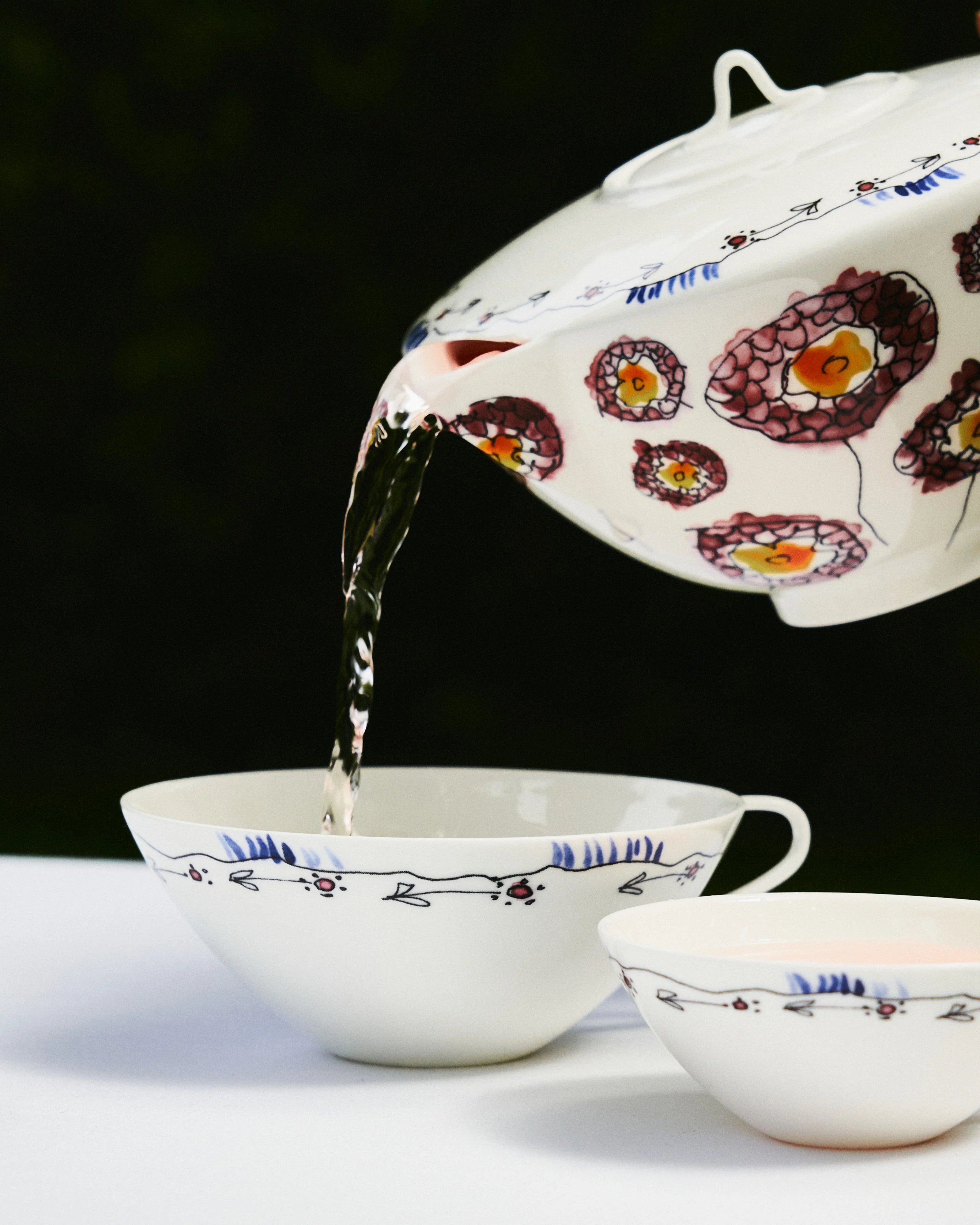 Marni Tea Pot - Anemone Milk Midnight Flower