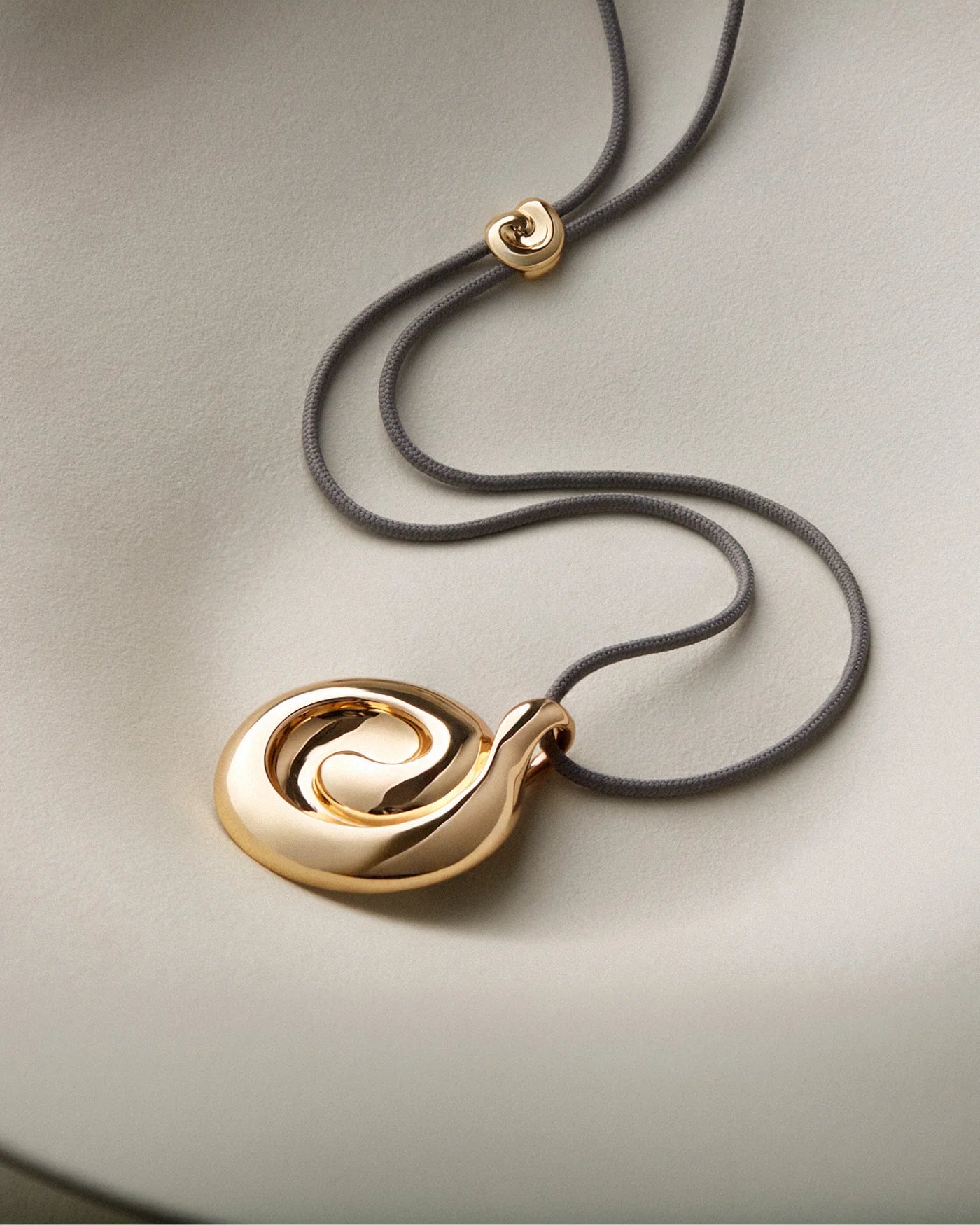 Nico Mirror Pendant Rope Necklace - Gold