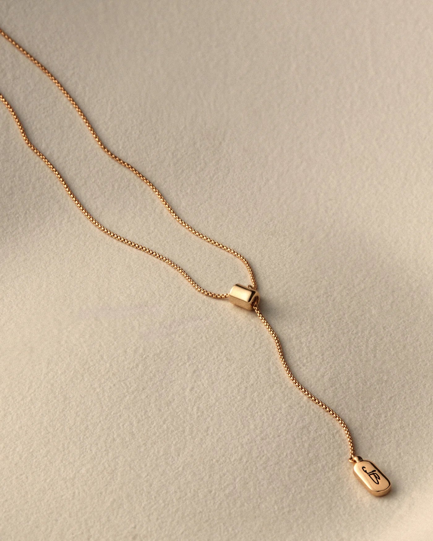 Leon Pendant Necklace - Gold