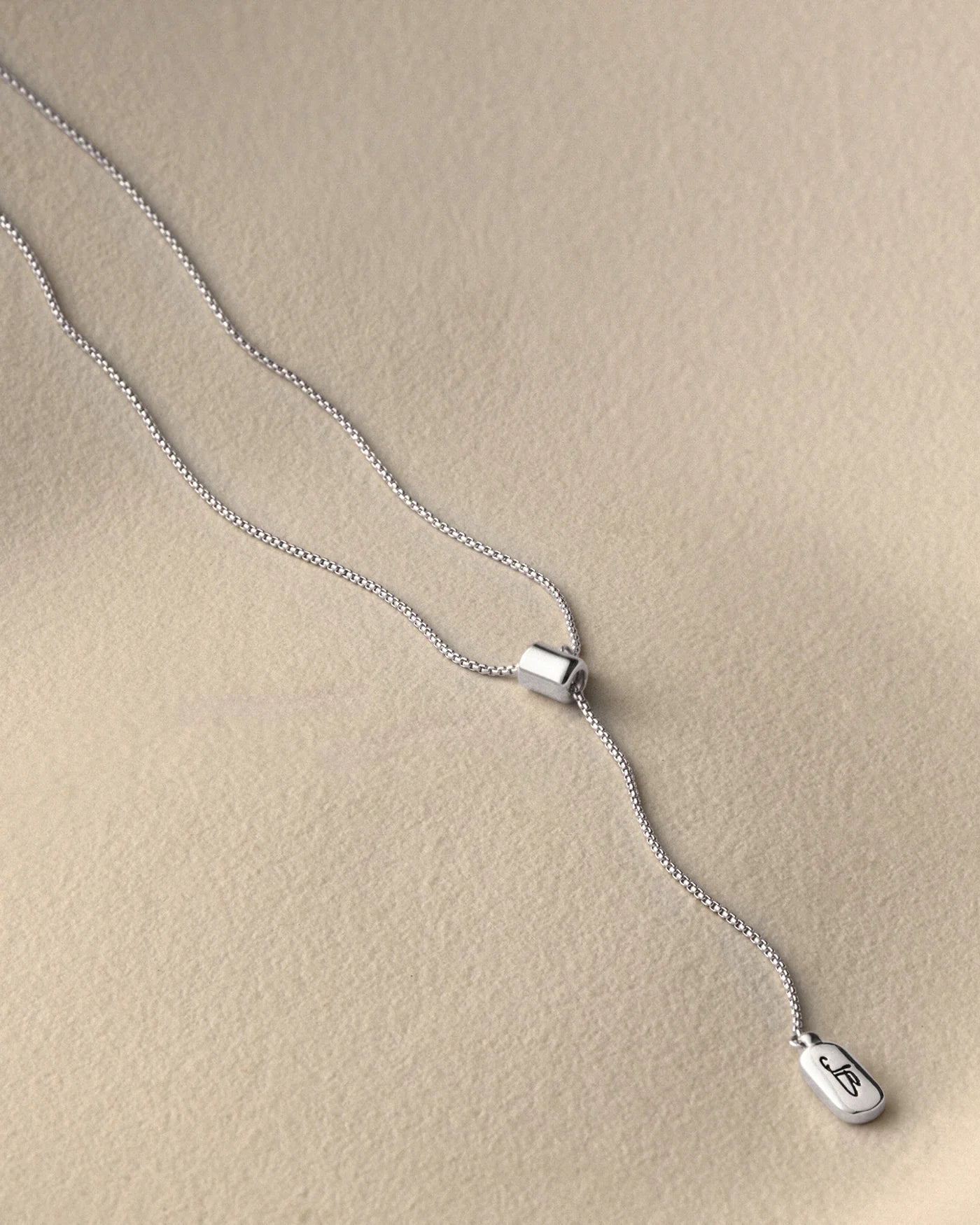 Leon Pendant Necklace - Silver