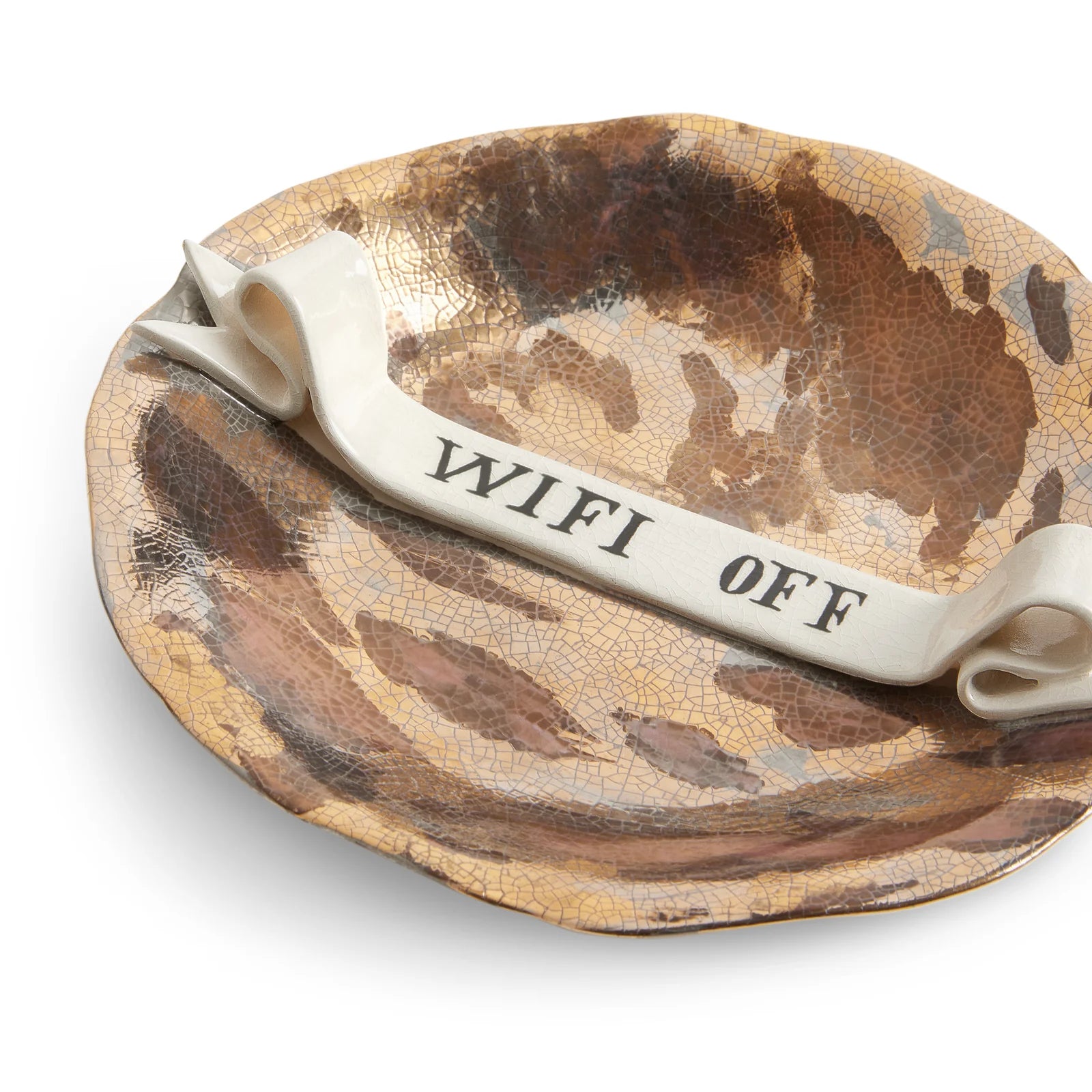 Ruan Hoffmann Plate with Ribbon - Wifi Off