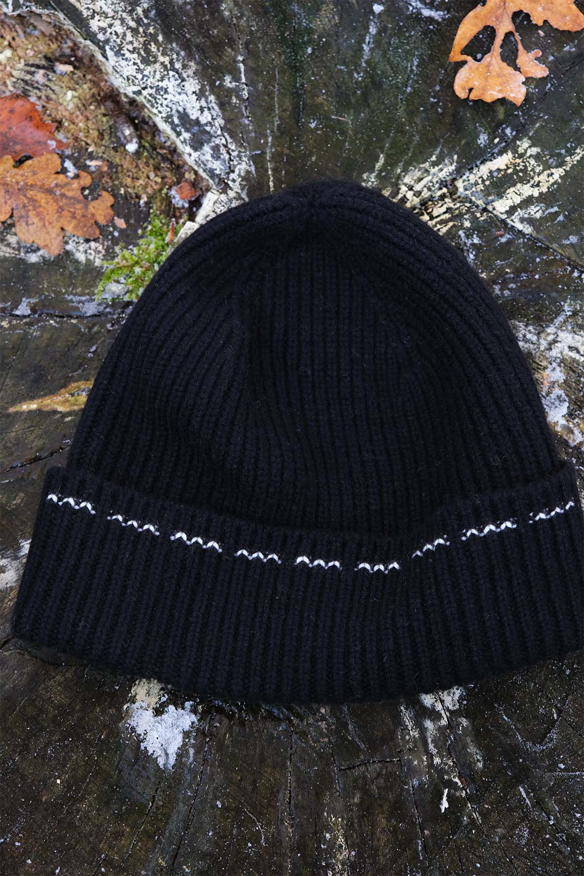 Ring Ribbed Cashmere Beanie - Black