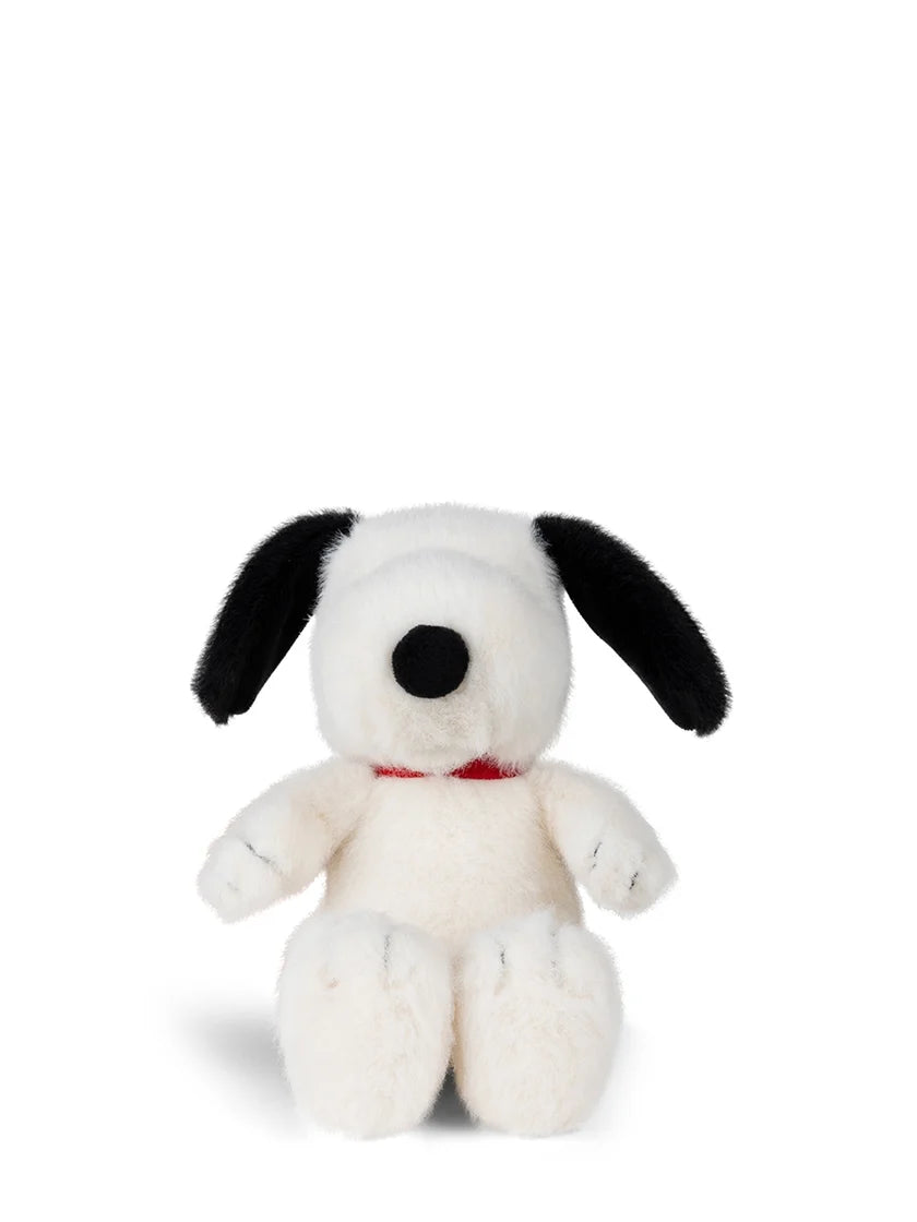 Ltd. Edition Plush Good Ol Charlie Brown Eco Snoopy - 7"