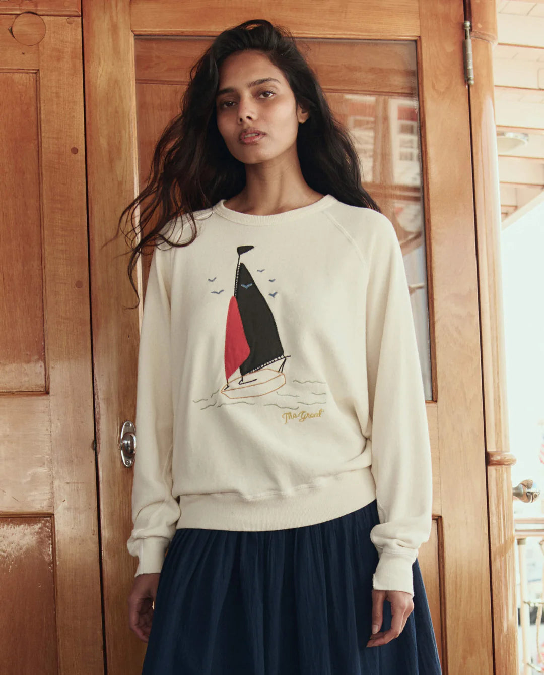 The College Sweatshirt w/ Sailing Boat Applique - Washed White