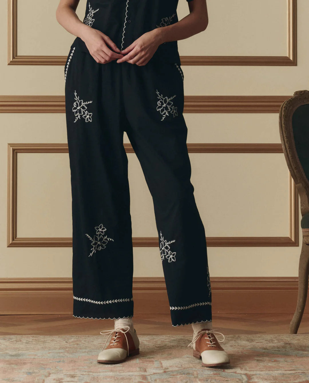 The Weekend Pant w/ Hanky Embroidery - Black
