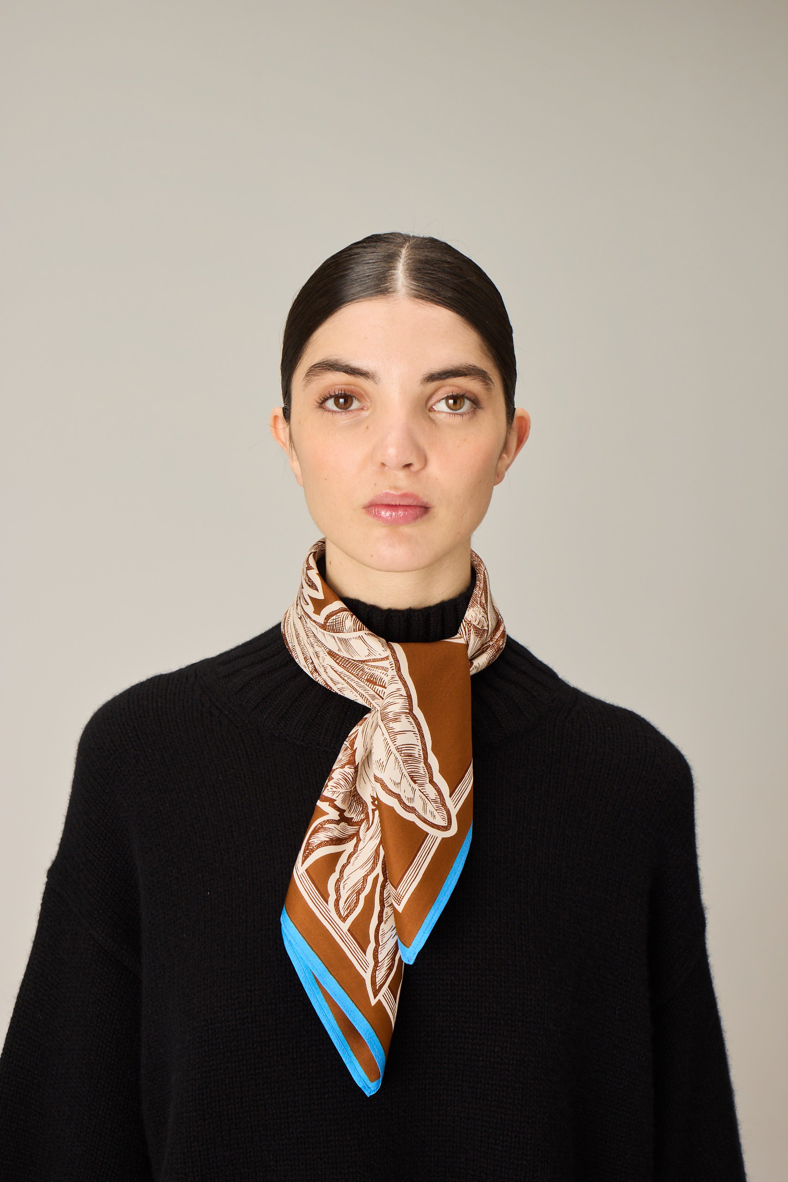 SQUARE / CARRE 65 BANGALOR CARAMEL/CARAMEL