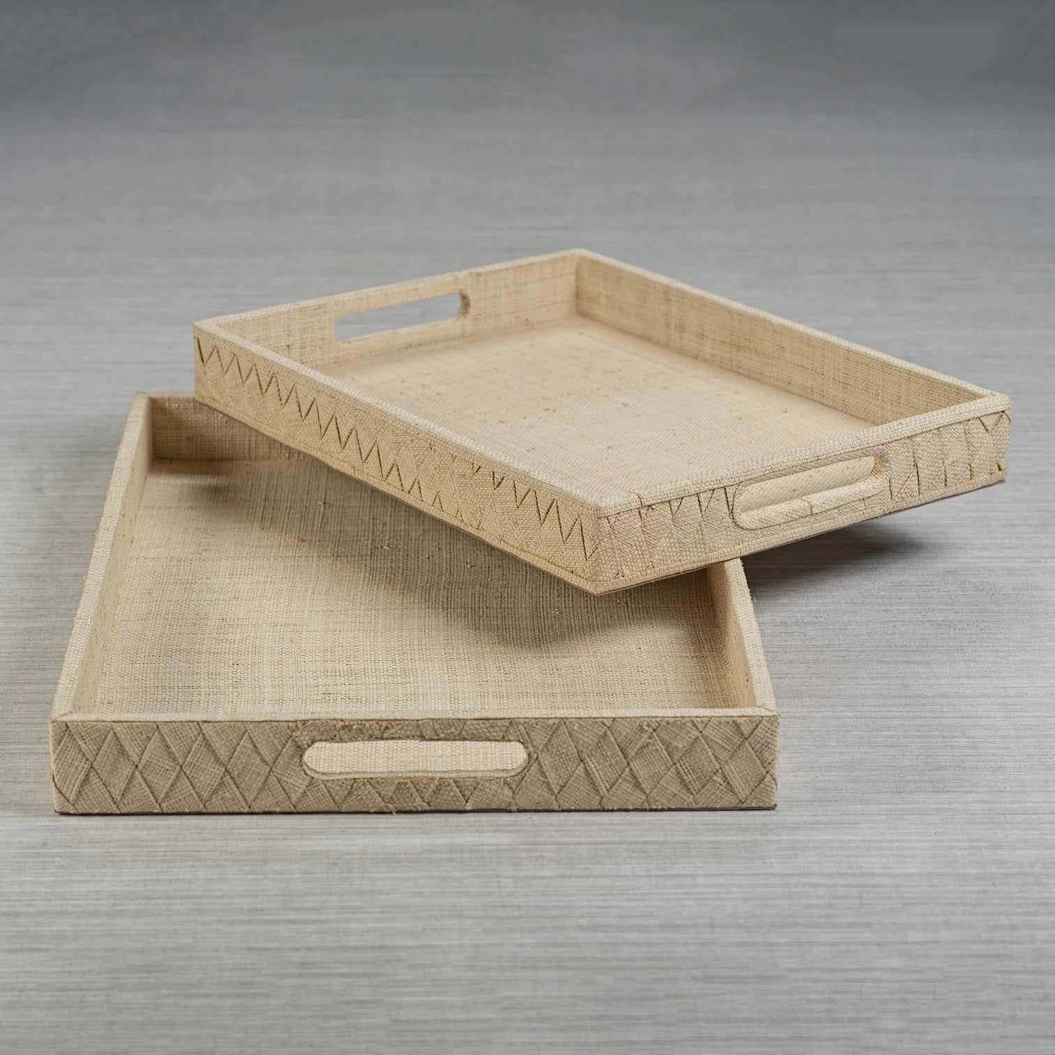 La Bocca Woven Raffia Serving Tray - Small