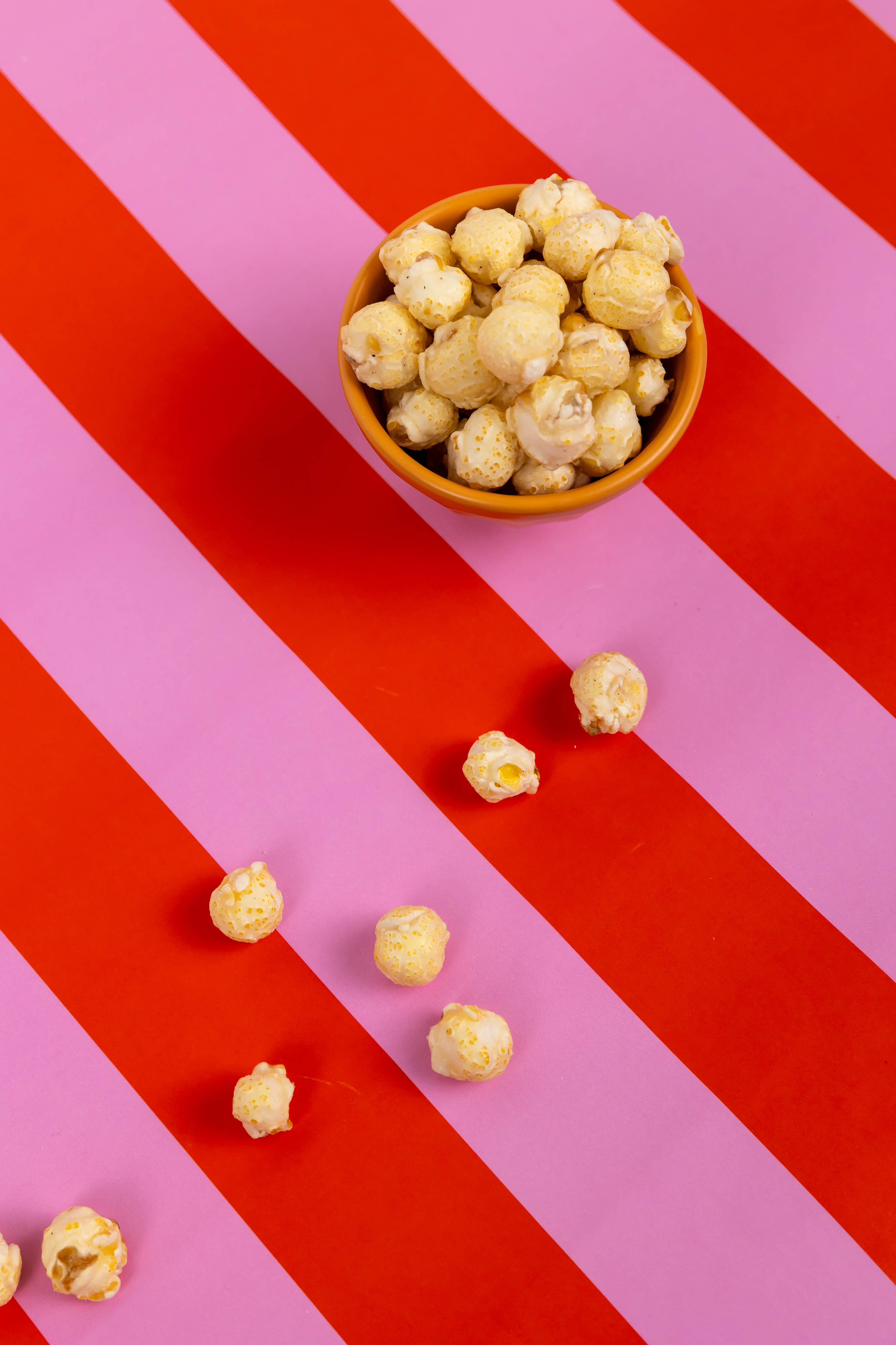 Poppy Hand-Crafted Popcorn - Funnel Cake Popcorn