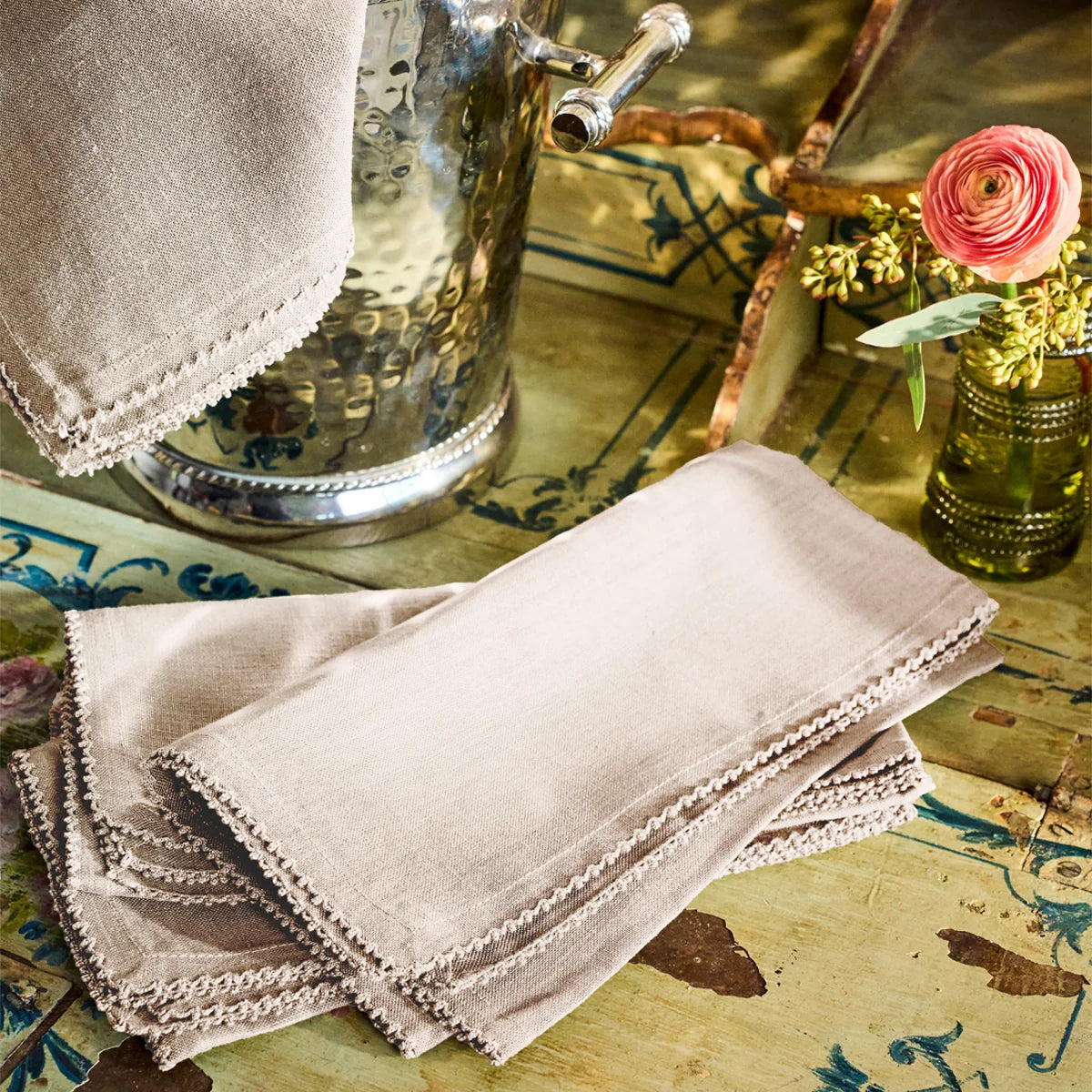 Berry Scallop Napkin Set of 4 - Natural