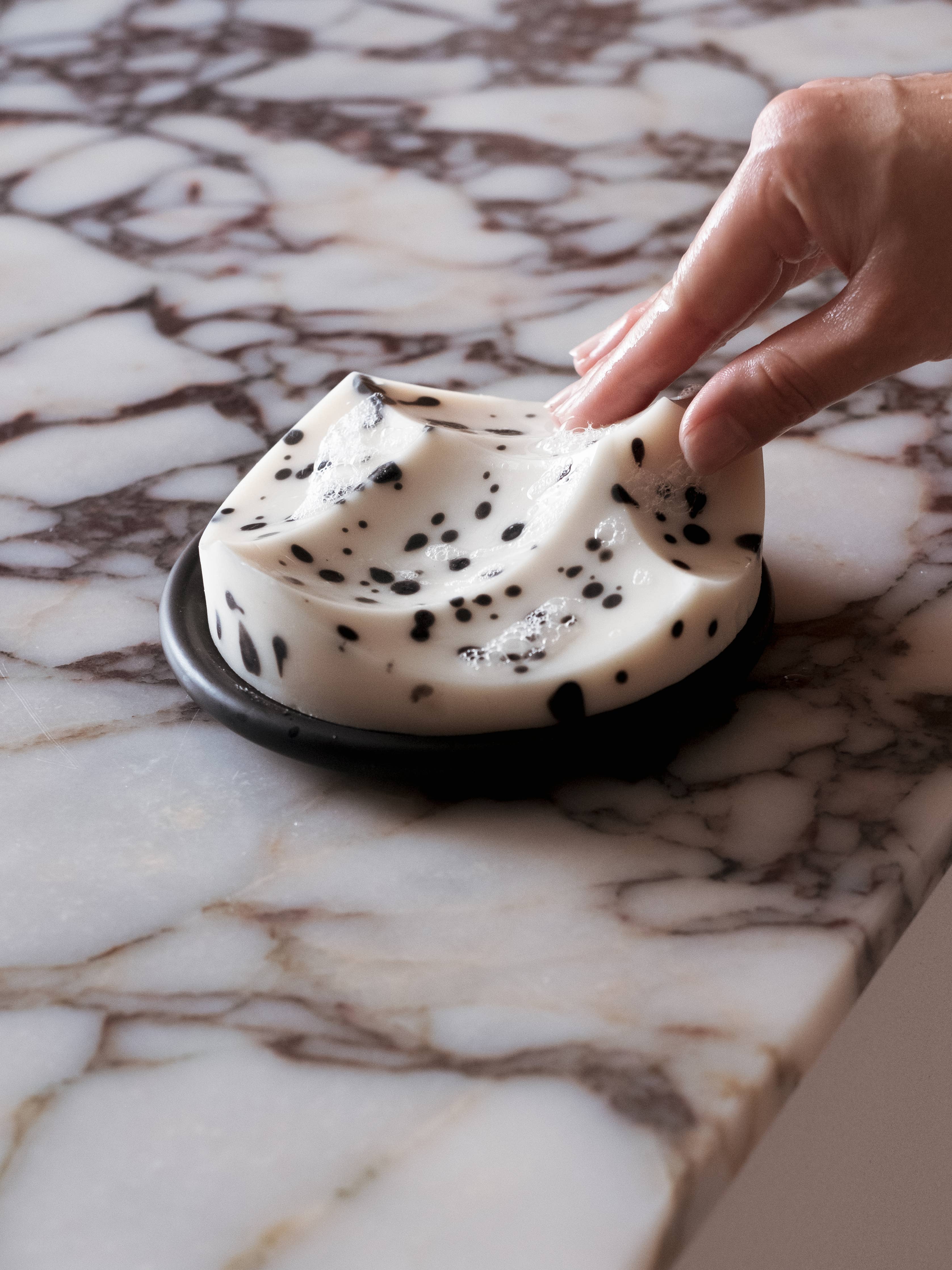 Bouton Dish - Black