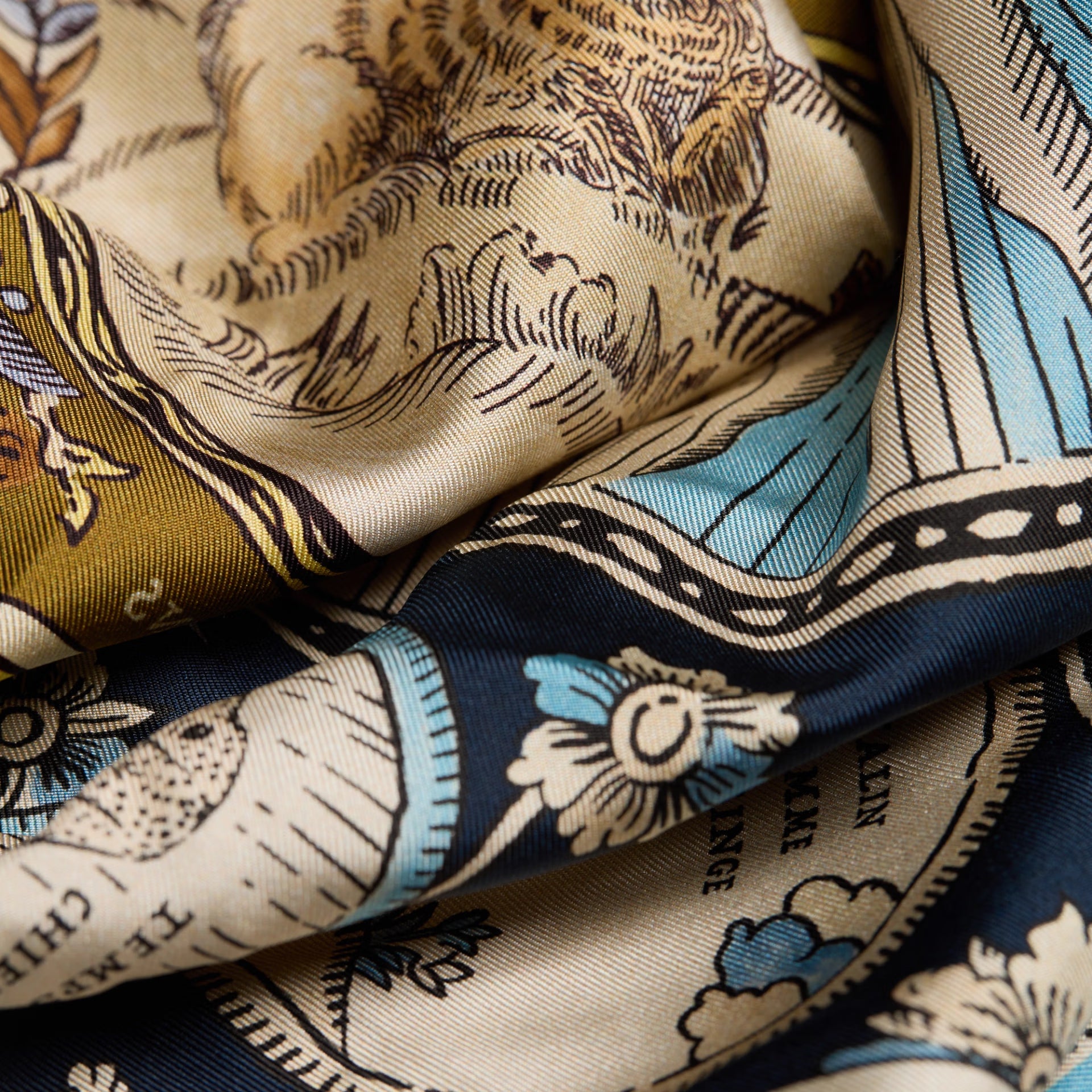 Square 65 - Chance Inoui - Navy / Golden Brown