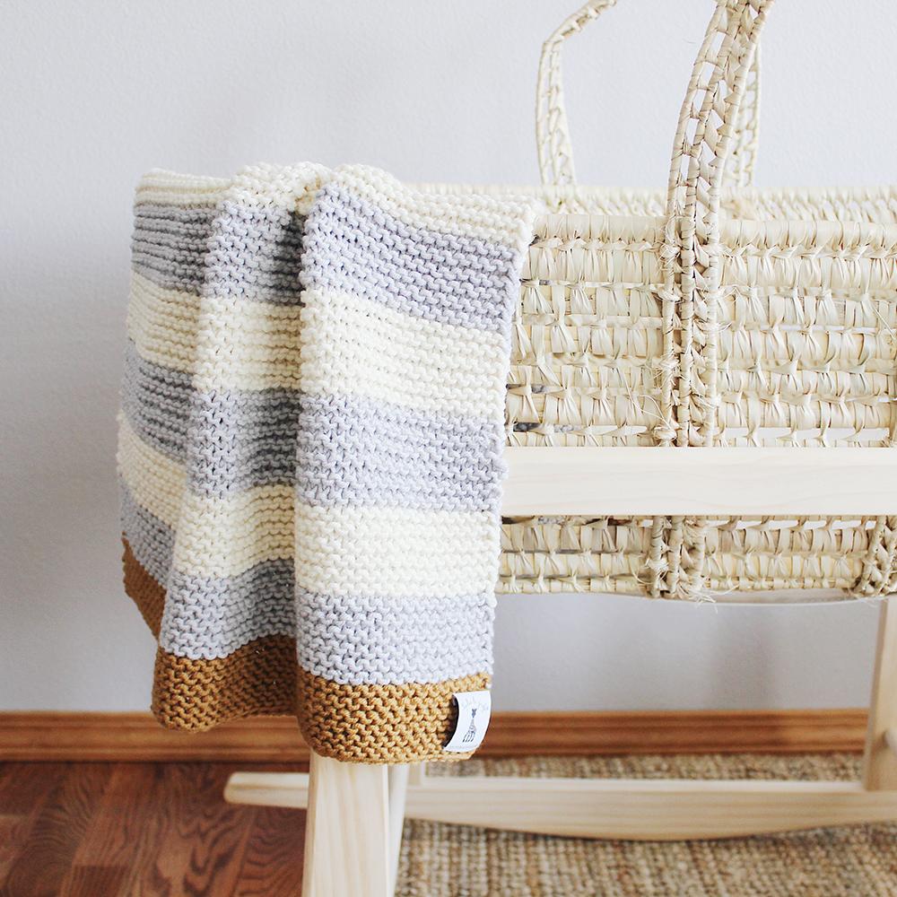 Sophie La Girafe Sleepy Baby Blanket Knitting Kit