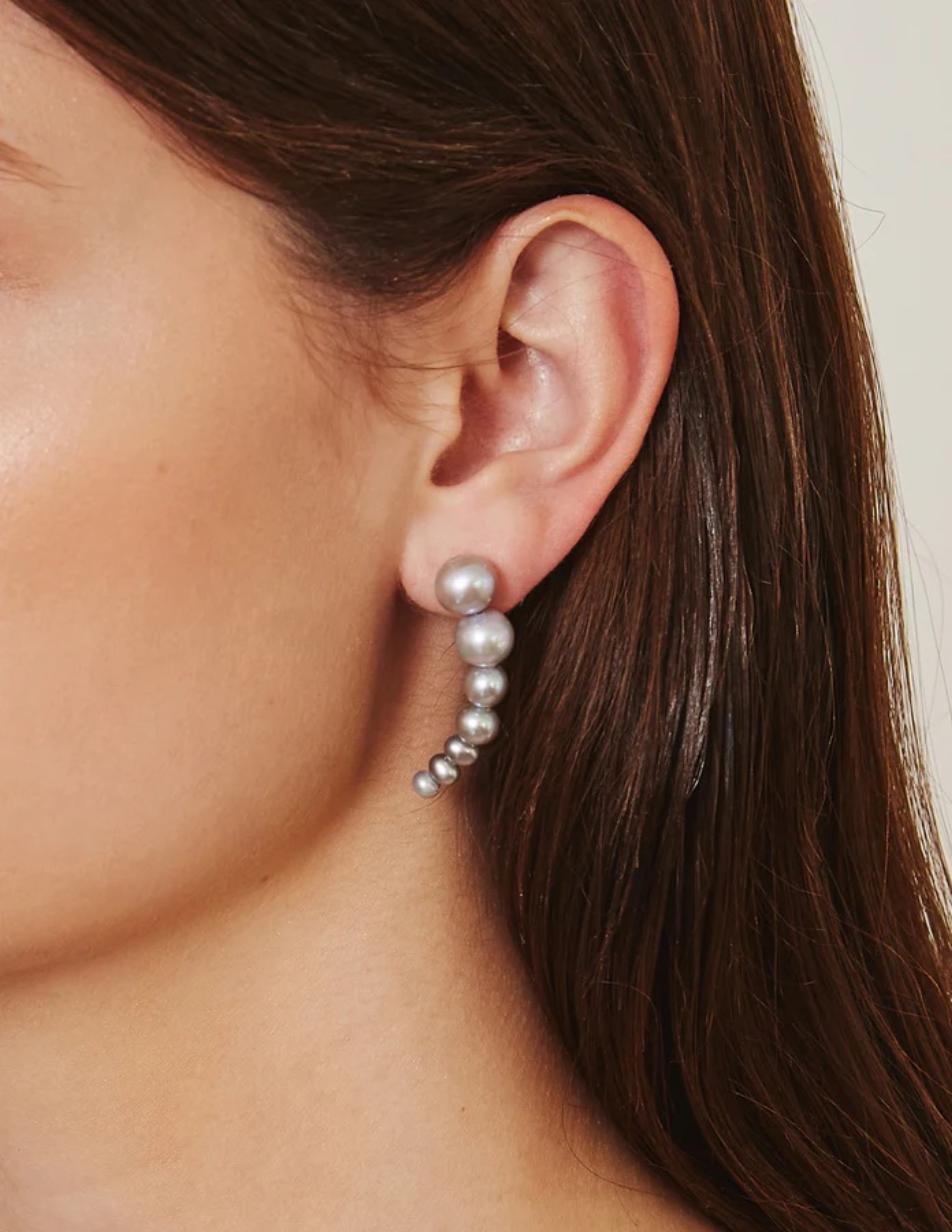 Grey Pearl Fountain Earrings