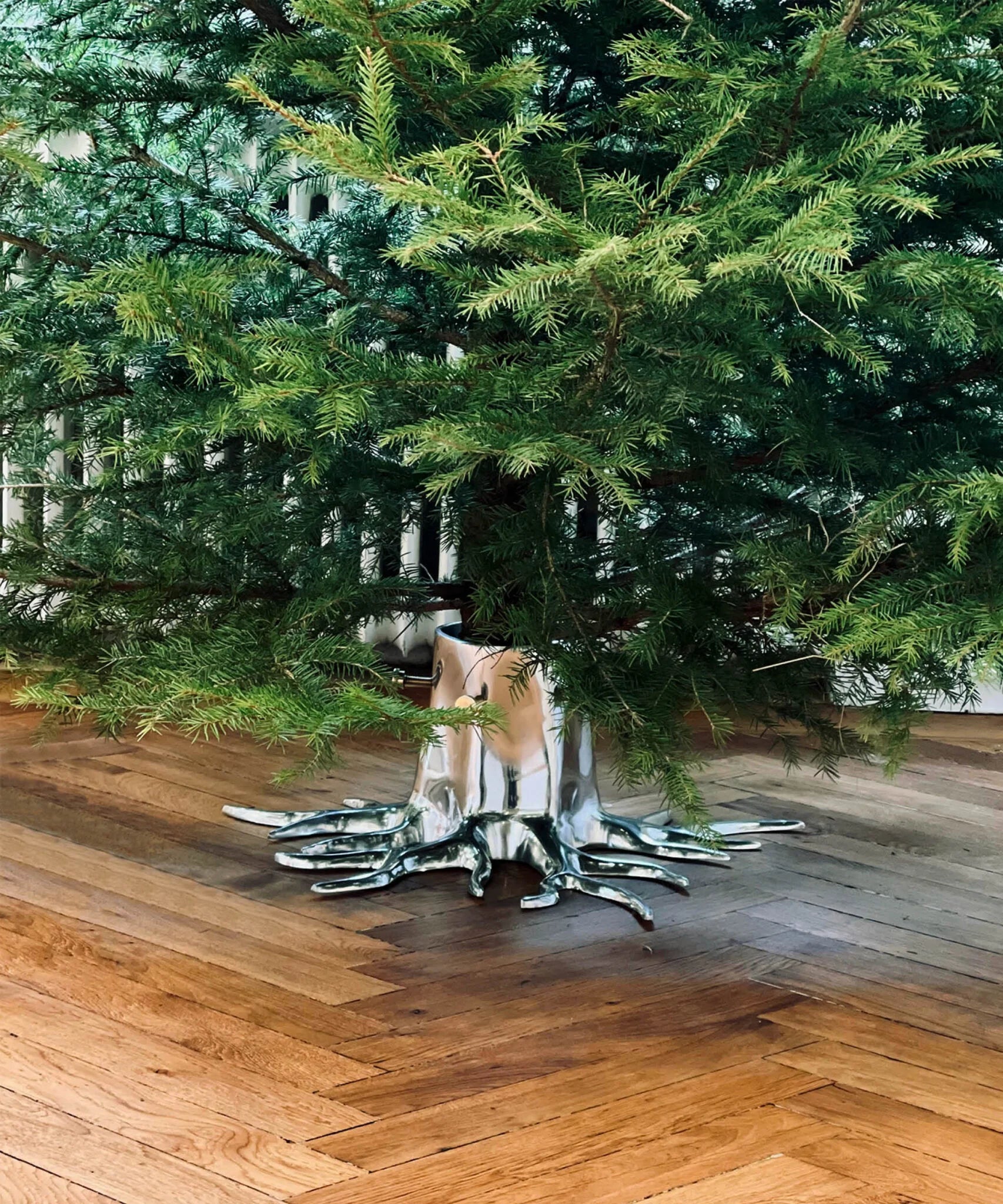 Christmas Tree Stand "The Root" - Silver